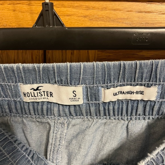 Drawstring Chambray Shorts - Picture 3 of 3